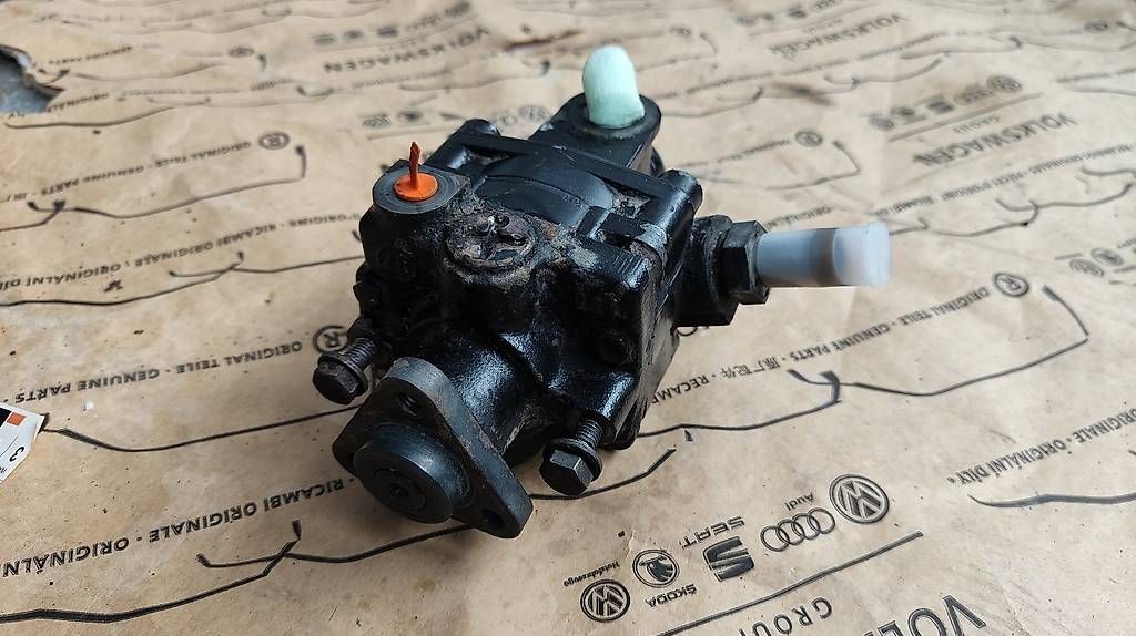 Tutti pezzi di ricambio auto: Audi 100 S4 S6 C4 V6 V8 Servopumpe  – Usato da Reinach AG venduto da KalTec 2