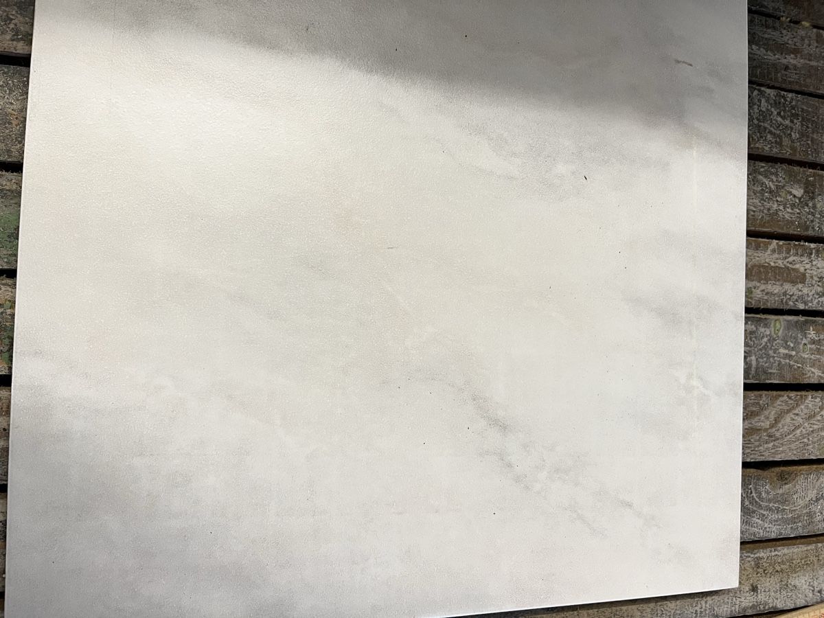 Rivestimenti per pavimenti: 16 Stück schöne Bodenplatten Feinsteinzeug – Usato da Rüdlingen venduto da Lichee 2