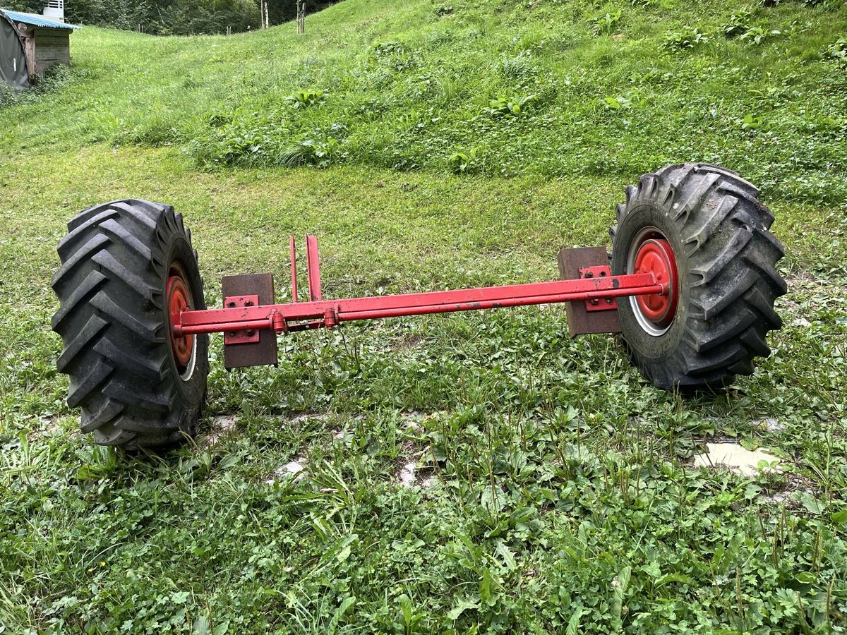 Pöttinger Anhänger: Ladewagen Achse – Gebraucht aus Fischingen von nat_9qn7