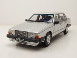 Volvo 760 Turbo Phase I 1983-1987 silber met. / schwarz 1:18