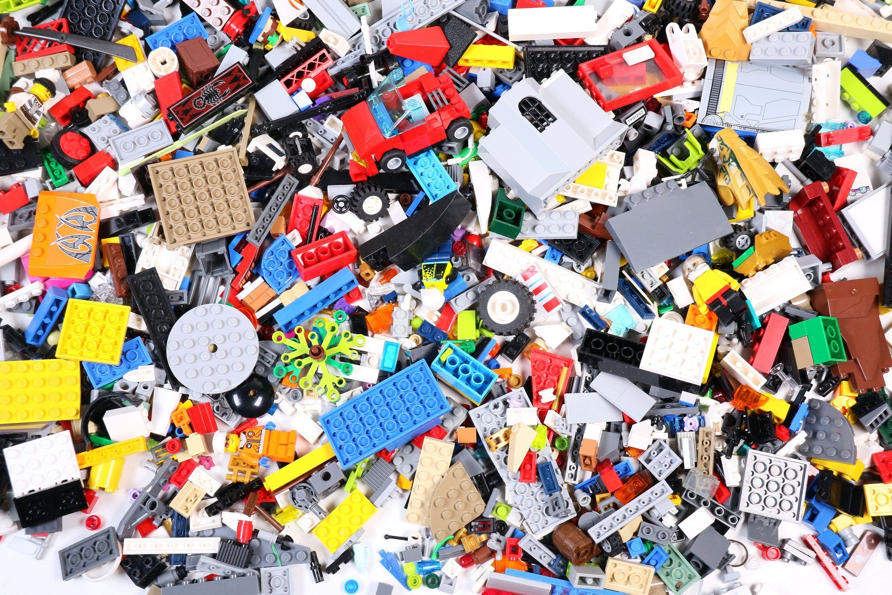 Lego Kit di costruzioni: 1.5 kg. Legoteile mit Minifiguren – Usato da Hettlingen venduto da Scholi99 1