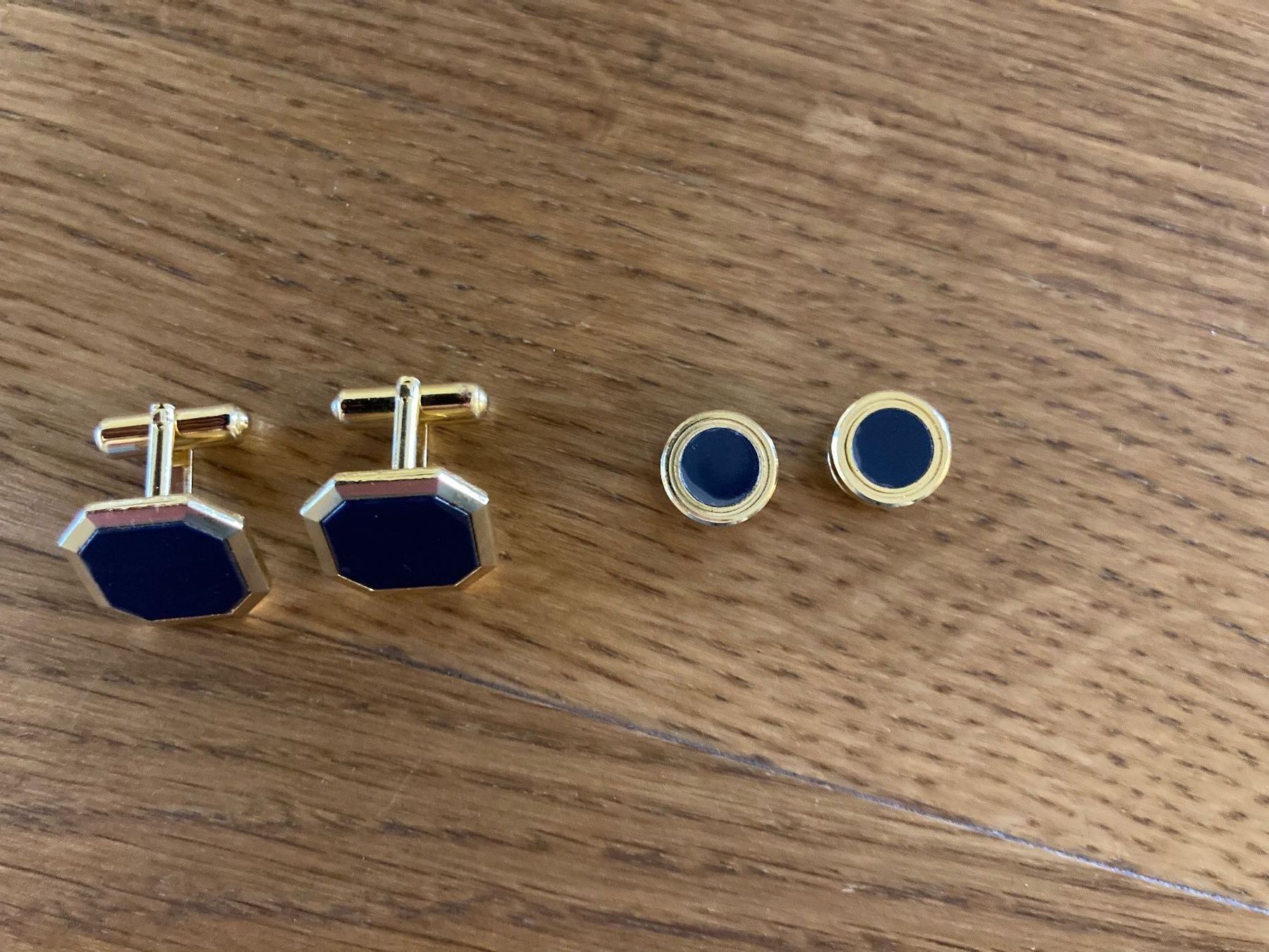 Manschettenknöpfe: Elegante Manschettenknöpfe, 2er Set, dunkelblau – Gebraucht aus Mönchaltorf von Tschibi 1