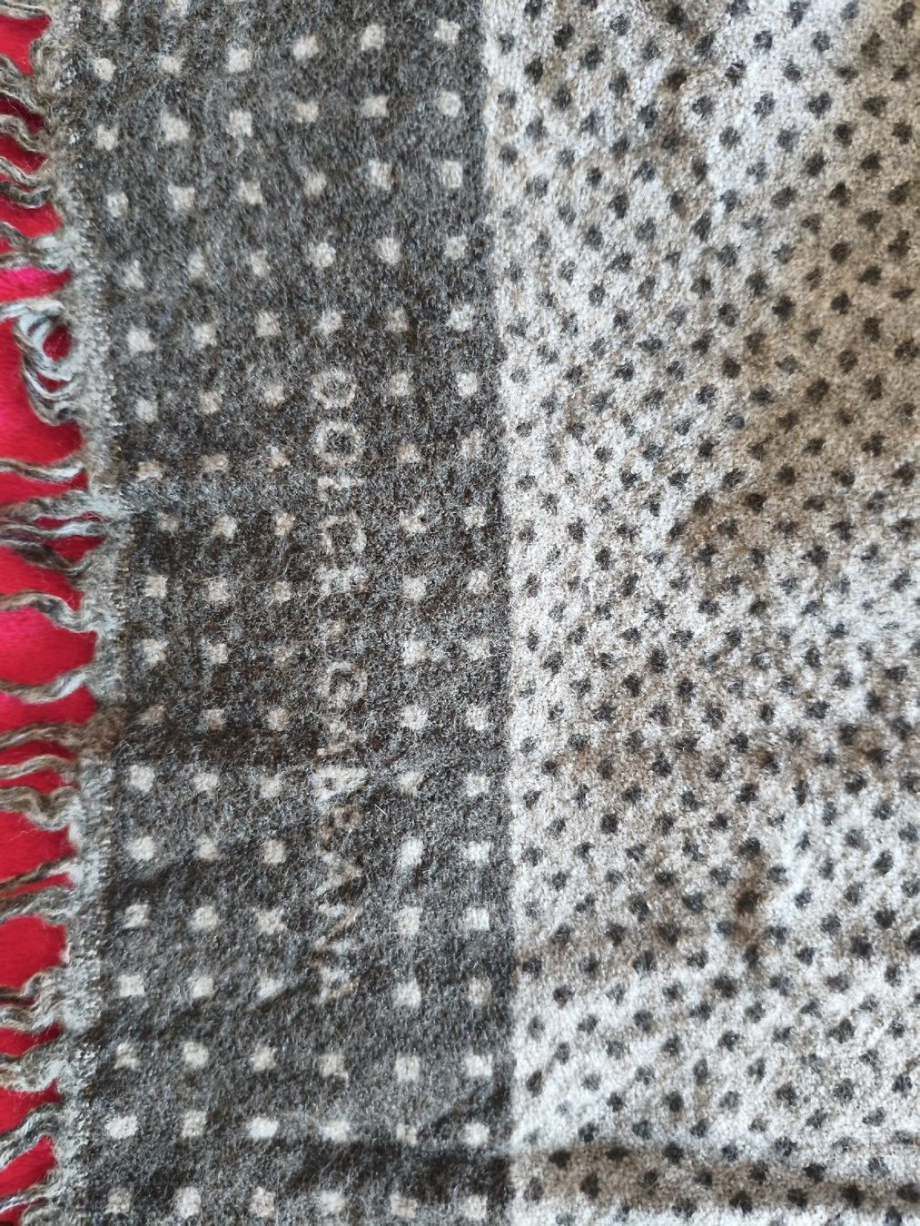 Dolce & Gabbana Foulards & écharpes: Sciarpa Dolce e gabbana – D'occasion à Bioggio par OresteIronix 3