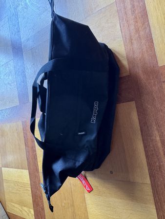 Schwarze Kappa Reisetasche / Sporttasche, top Zustand,