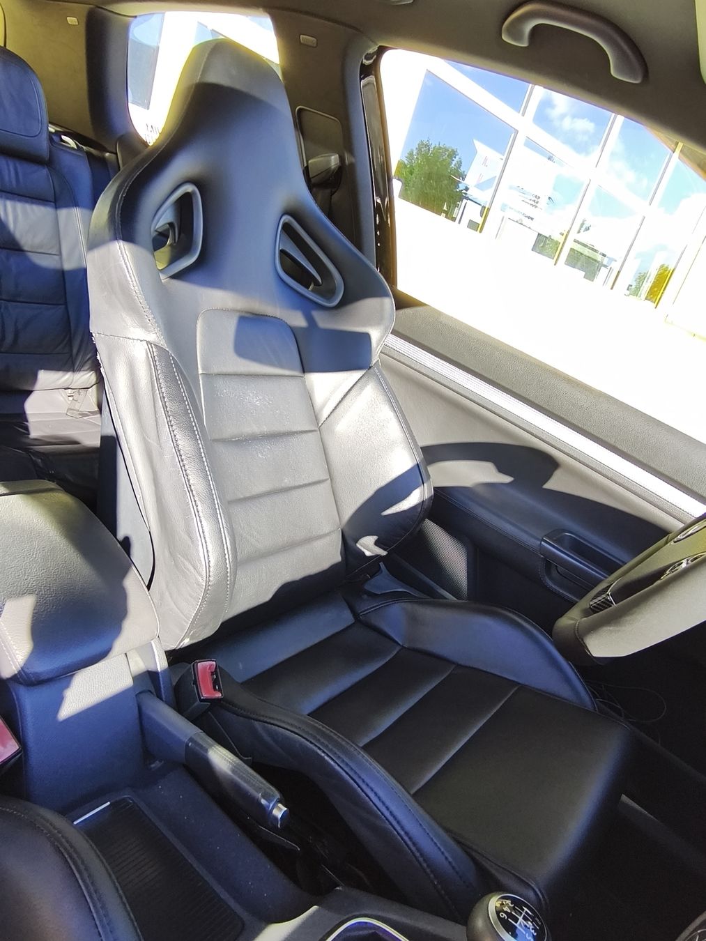 VW Automobili: Magnifique Golf 5 R32 – Usato da Vugelles venduto da Helimodel 5