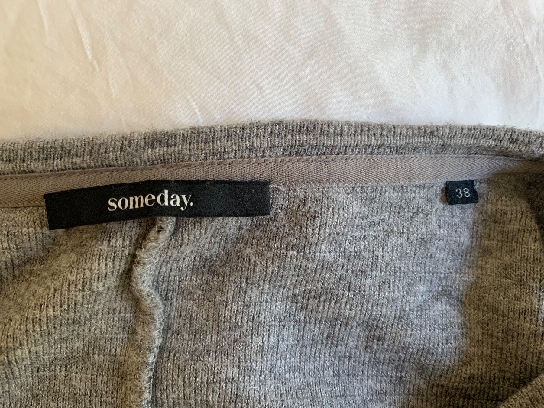 Someday Pullover & Sweatshirts: Someday Pullover – Gebraucht aus Ennetbaden von usemiste 2