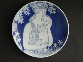 Kleiner Teller * MORS DAG 1979 * von Royal Copenhagen