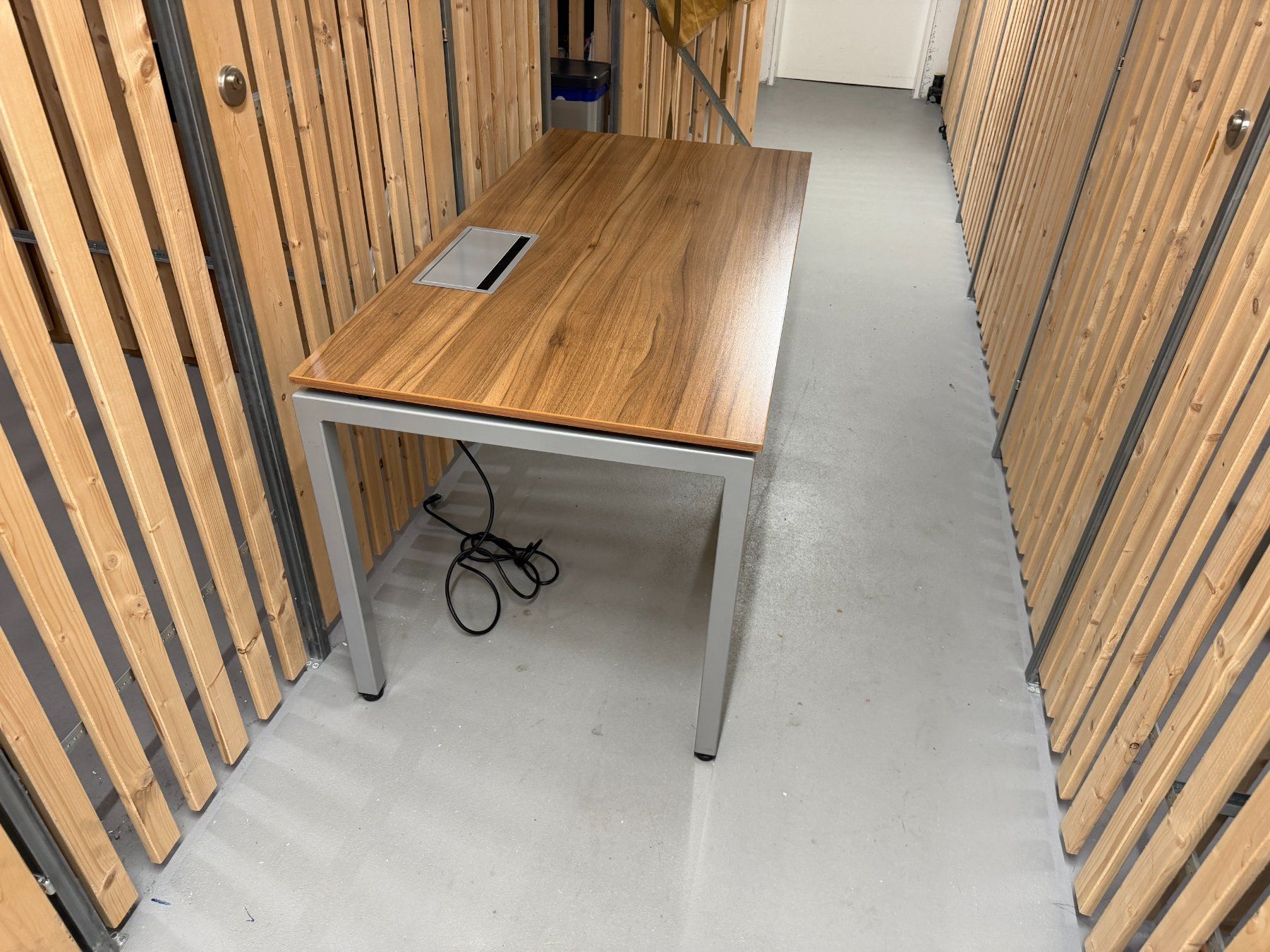 Bureaux: Office Desk – D'occasion à Zürich par ped_8gnn 1