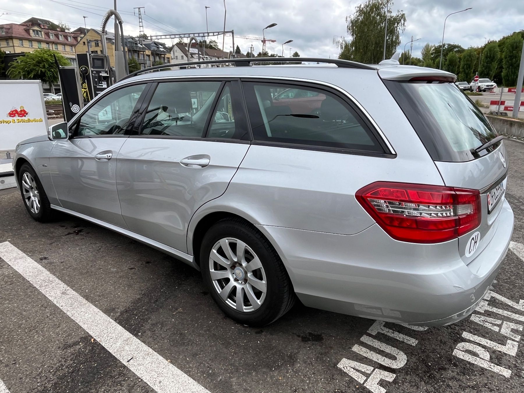 Mercedes-Benz Automobili: 2010 E200 CDI 146,500 Km Blueefficieny – Usato da Zürich venduto da den_8mcx 9