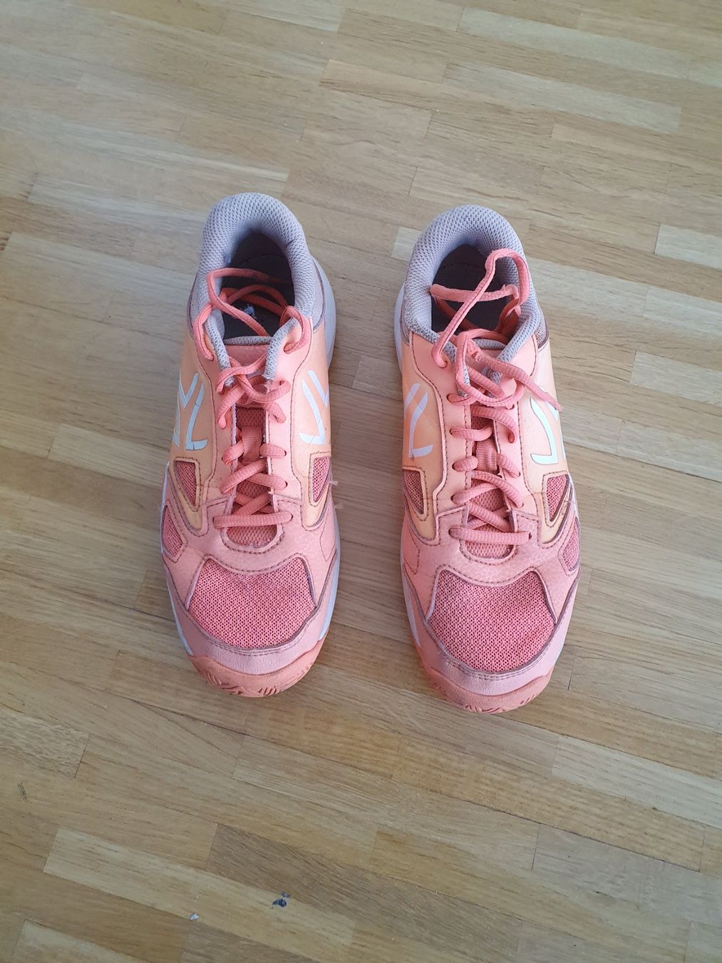 Scarpe per ragazze: Tennisschuhe Artengo, Grösse 37 – Usato da Wettingen venduto da Lenny15