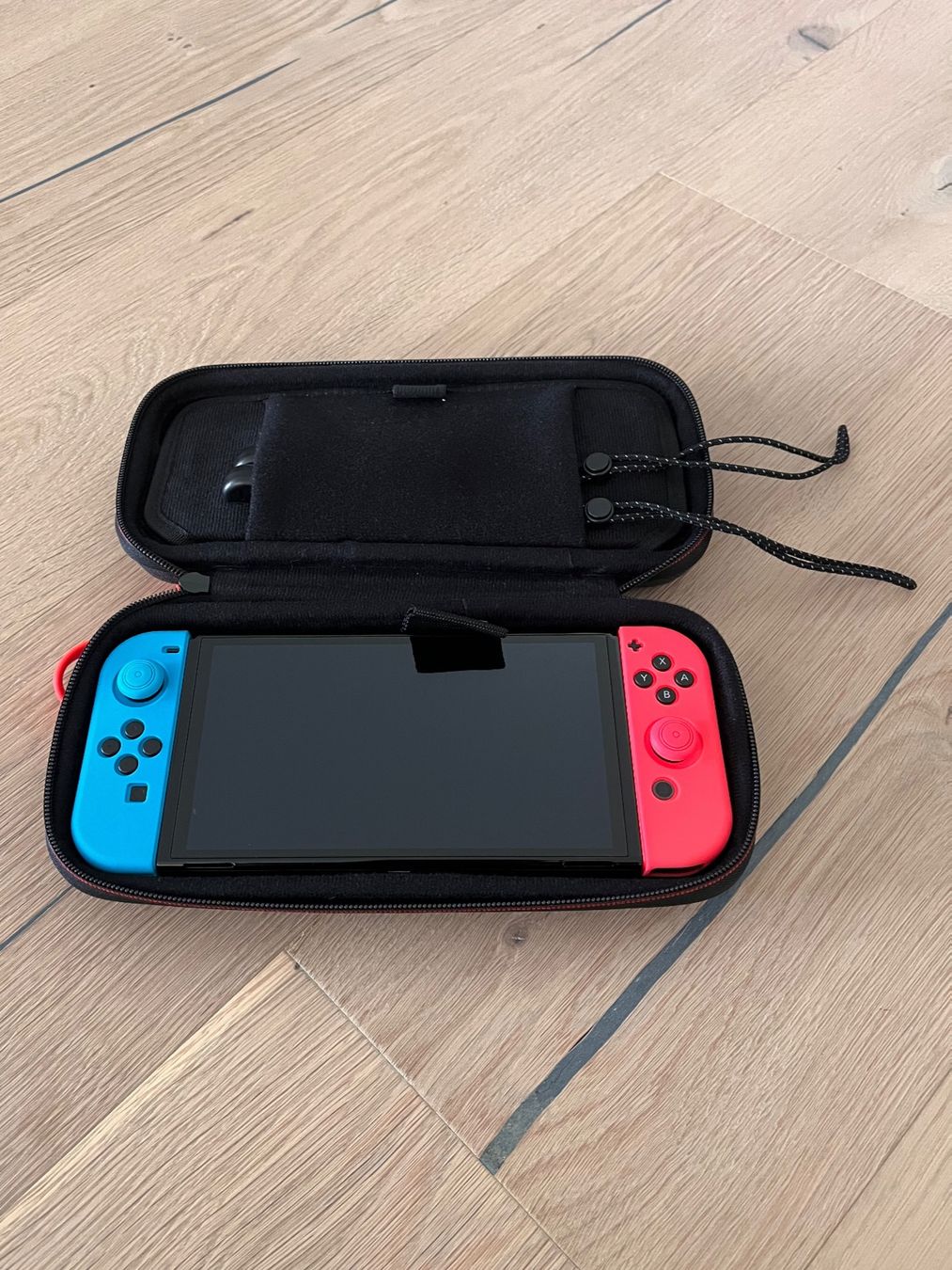 Nintendo Console: Nintendo Switch OLED – Usato da jona venduto da nixli123 6