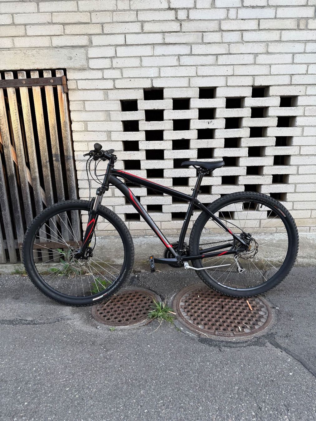 Specialized Biciclette: Specialized Hardrock Sport Disc 26 2014 – Usato da Worb venduto da le_castor