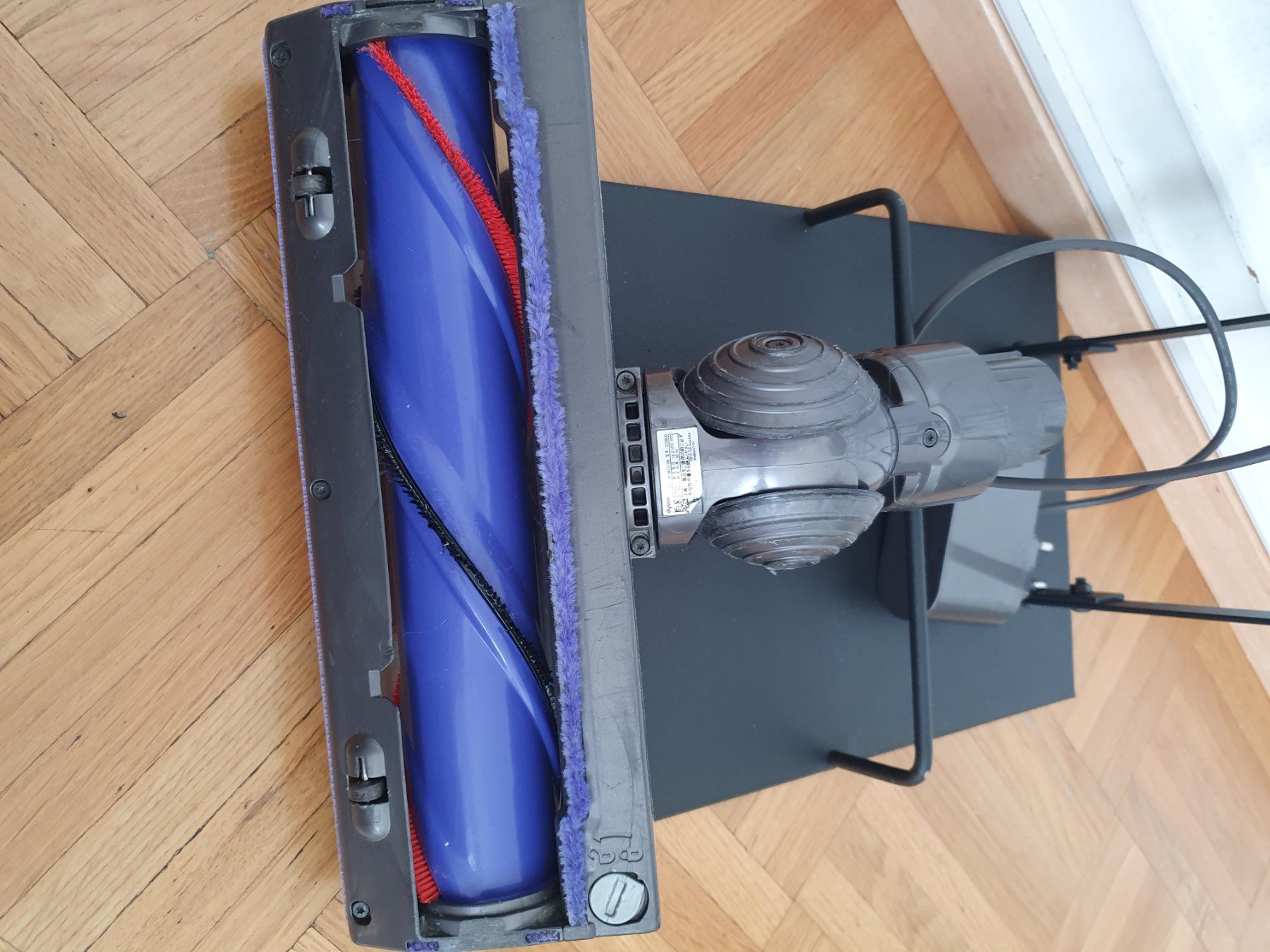 Dyson Staubsauger & Zubehör: Aspirateur Dyson V7 avec station – Gebraucht aus Prilly von RoDyRe 6