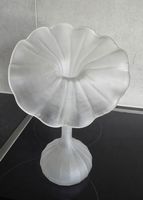 Elegante, VintageGlasvase in Blumenform,
