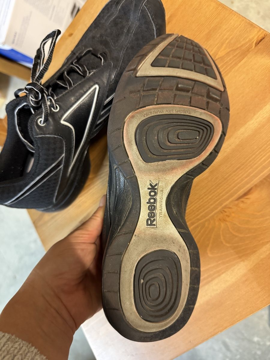 Reebok Scarpe da uomo: Turnschuh Reebok mit Dämpfungssohle Gr. 40 – Usato da Olten venduto da smashbox 2