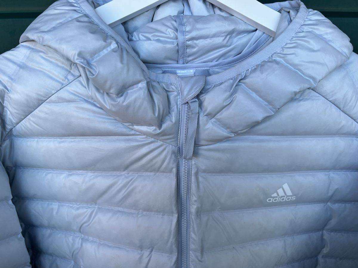 Adidas Giacche: Adidas leichte Daunenjacke Gr. 54 – Nuovo (secondo la descrizione) da Oberentfelden venduto da Betina.Hummeli 1