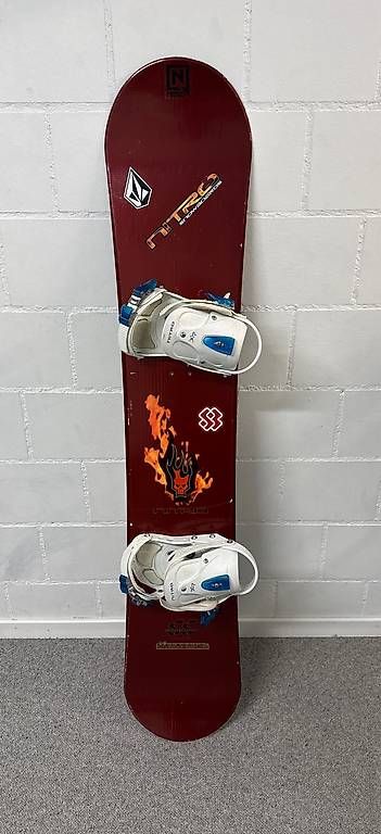 Snowboard Nitro Board: Nitro Shadow Snowboard Gr. 155cm inkl. Bindung – Usato da Scheuren venduto da corina_sarah