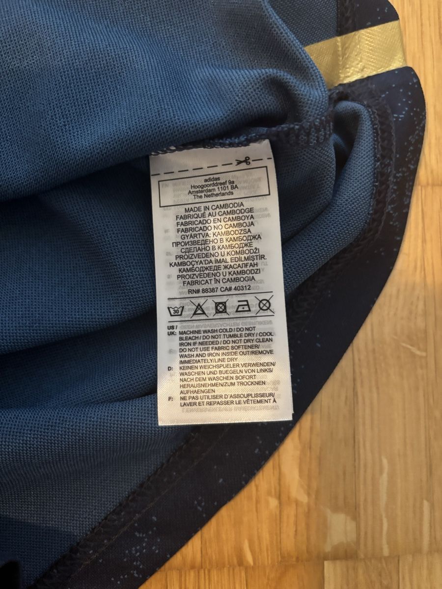 Adidas Canottiere & Pantaloni: Real Madrid Trikot Valverde – Usato da Zürich venduto da ChampShirts 8