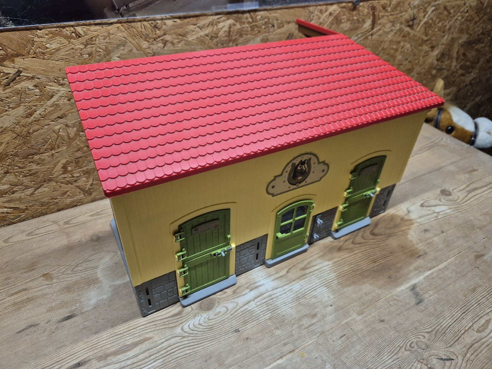 Schleich Giocattoli: Schleich Pferde Stall inkl 3 Pferden – Usato da Meggen venduto da Orrinka20 5