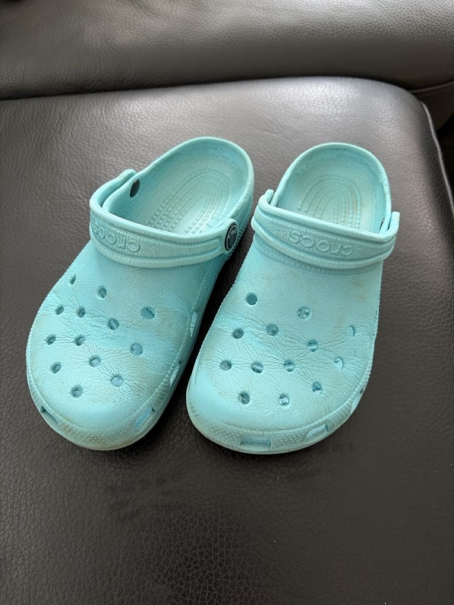Scarpe per ragazzi: Crocs hellblau Größe 12/13 – Usato da Galgenen venduto da Hawaii021