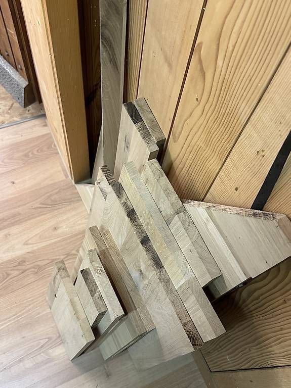 Articoli in legno: Eichenholz – Usato da gurzelen venduto da ster402 1