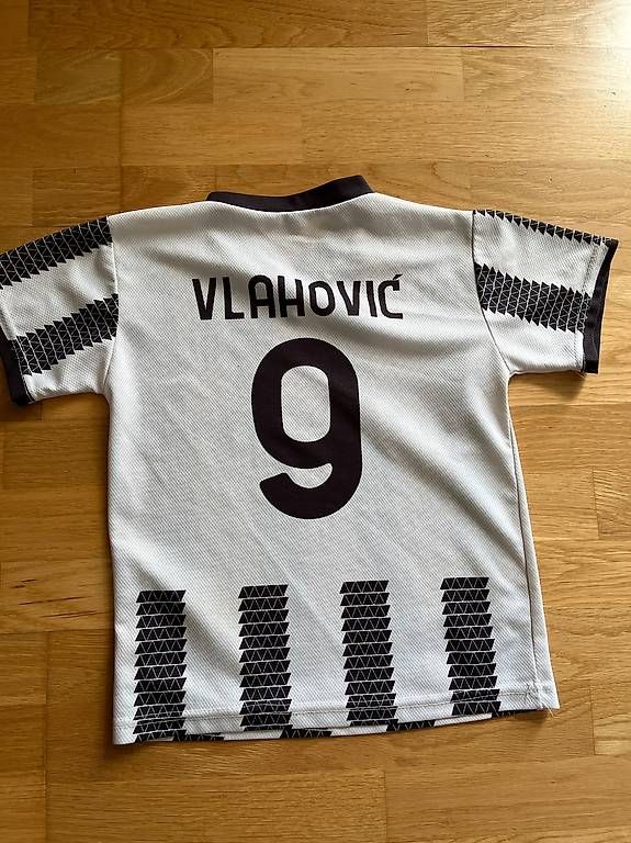 Scarpe, pantaloni & magliette da ginnastica: Fussball Trikot – Usato da schönenwerd venduto da klupci 1