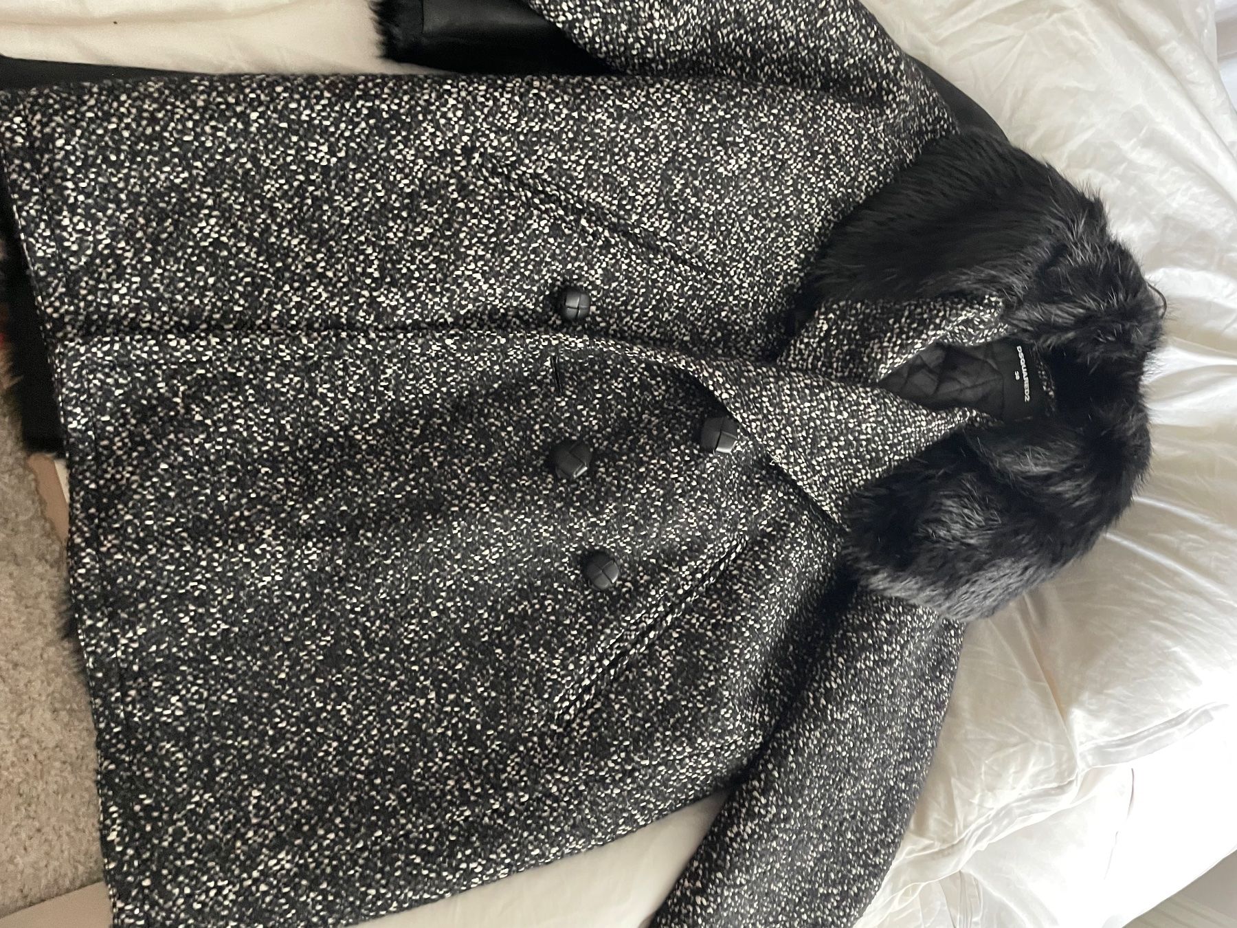 Dsquared2 Cappotti: Dsquared Mantel – Usato da Zunzgen venduto da mel_y6w2