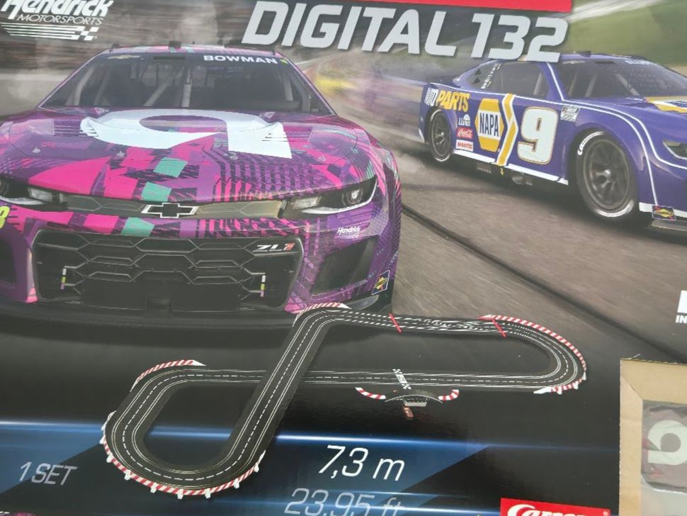 Carrera Piste: Carrera Digital 132 – Usato da Hinwil venduto da Finini