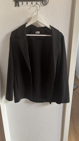 Schwarzer Blazer