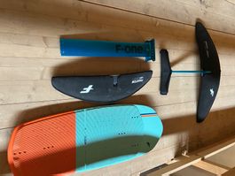 Wing und Pumpfoil und Brett