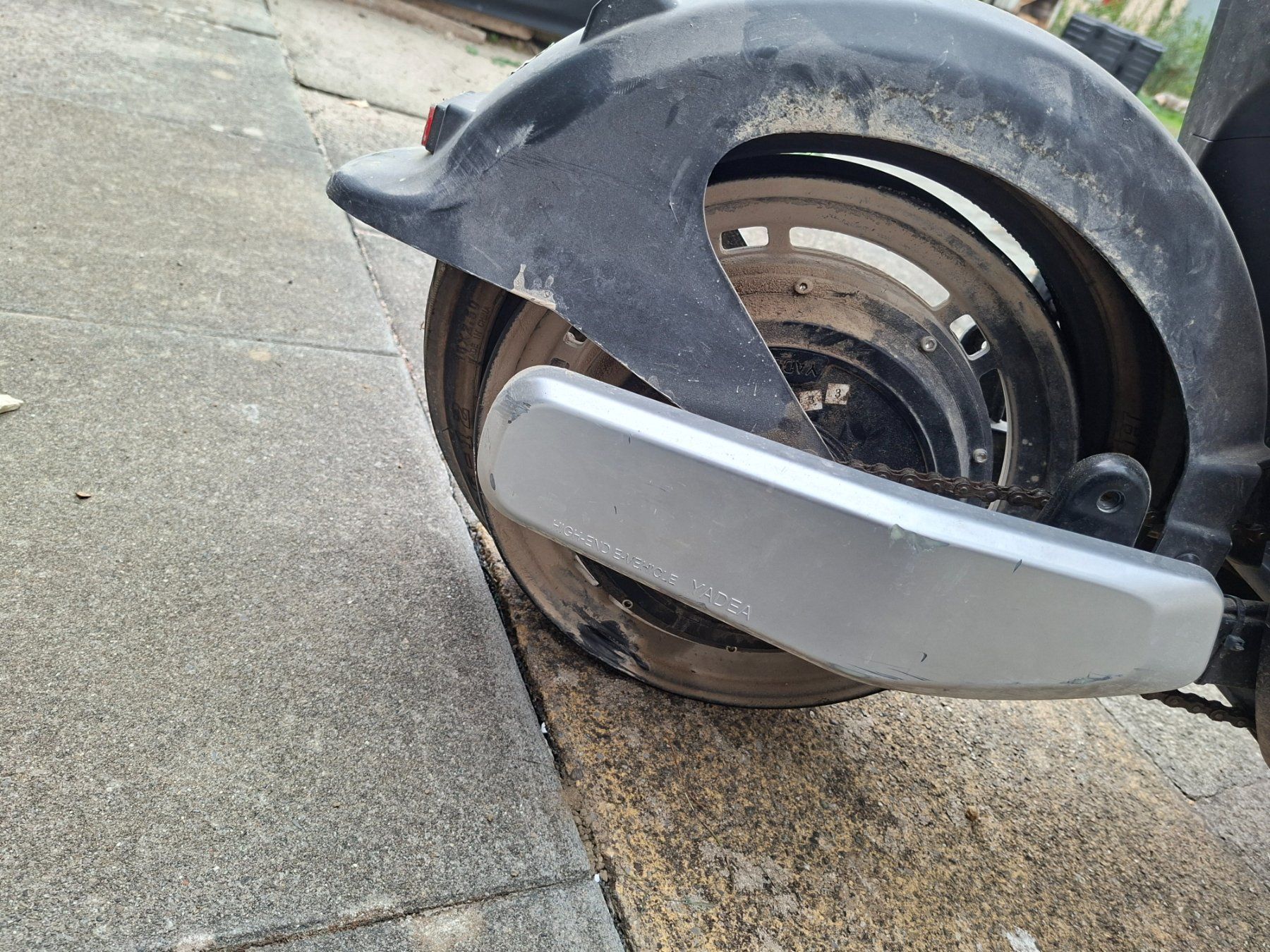 Yadea Scooter: E-Scooter Yadea Modell V7 schwarz – Usato da Turgi venduto da bin_8rlv 4