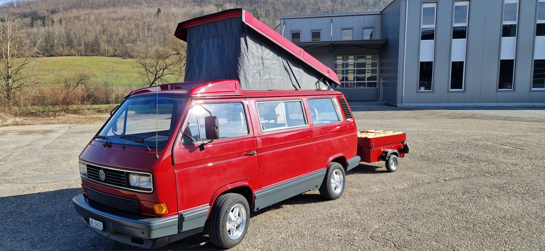 VW Véhicules de camping: VW T3 Multivan mit Aufstelldach und Campinganhänger – D'occasion à Wölflinswil par VAG-DRIVER 5