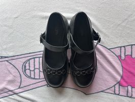 Schwarze Schuhe Gr. 36