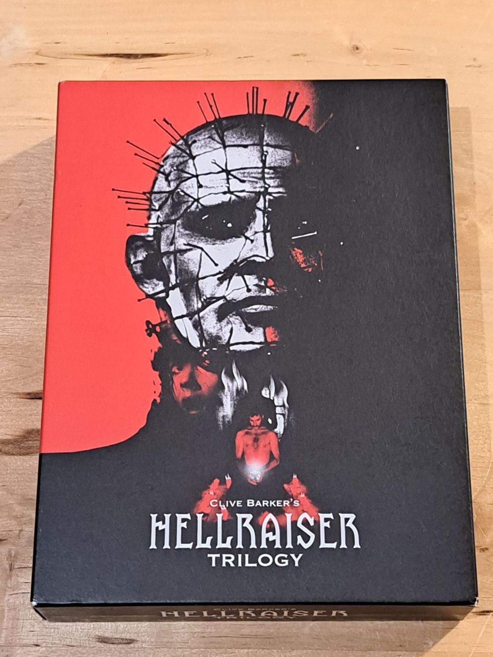 Tutti i DVDs: Clive Barker's HELLRAISER Trilogy, Boxset mit 5 Discs, UNCUT – Nuovo (secondo la descrizione) da Unterseen venduto da Kanica