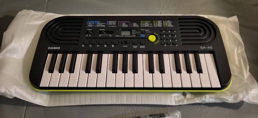 Claviers: Elektronisches Keyboard Casio SA-46, neu und originalverpack – Neuf avec emballage d'origine à Curio par mia_vb5z 1