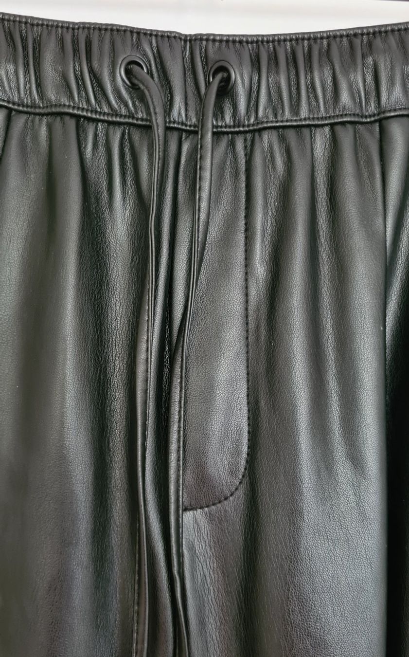 Zara Pantalons: Zara pantalon t 34-36 – D'occasion à Thônex par AneleManele 2