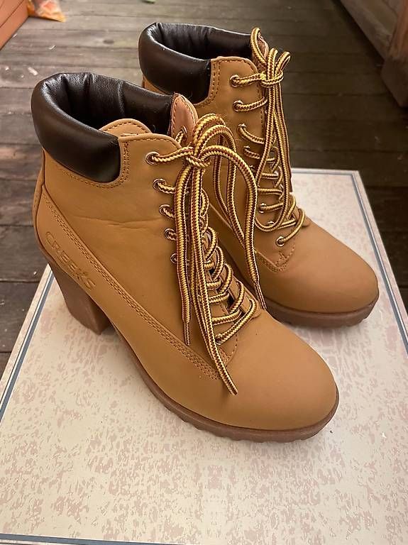 Creeks Scarpe da donna: Creek boots 37 – Nuovo e nell'imballaggio originale da Gstaad venduto da Ninasuisse