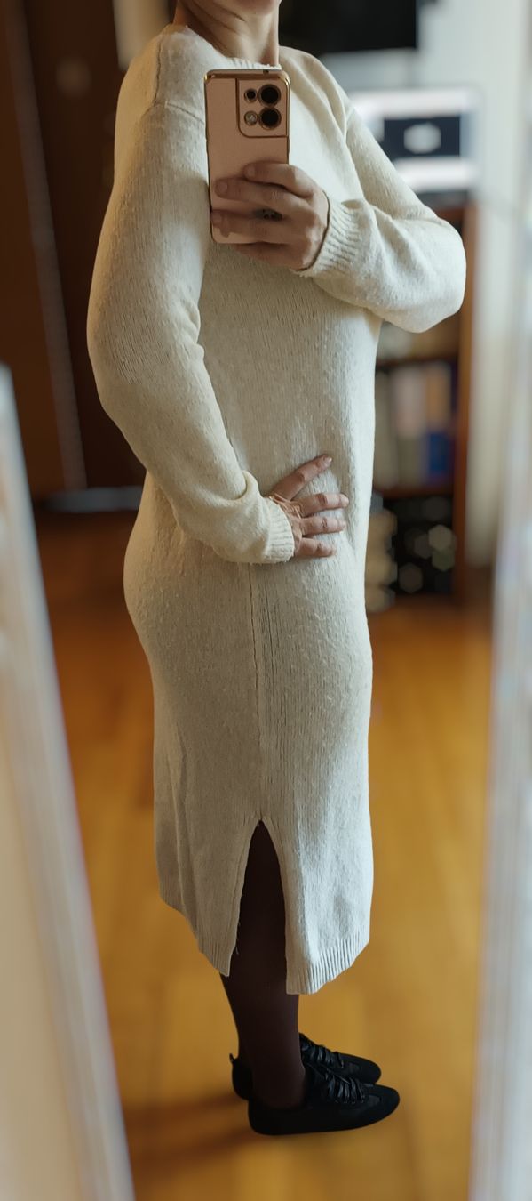 Kleider: Robe Pull Hiver Beige Douce Taille M – Gebraucht aus Chermignon-Bas von deb_vme 2
