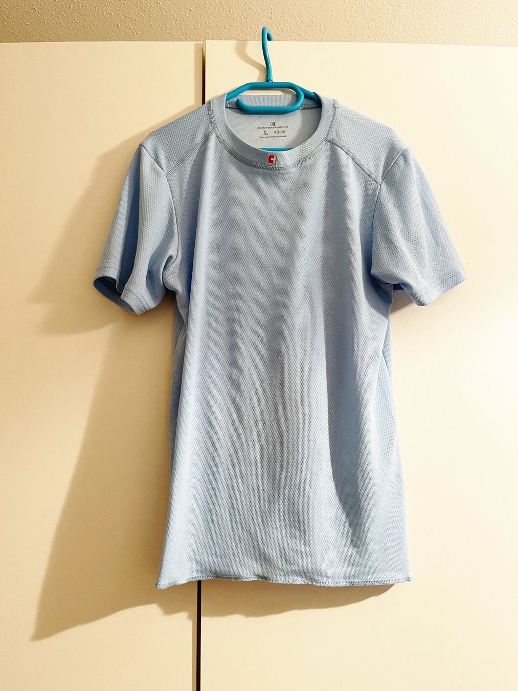 T-Shirts: Damen Sportshirt Grösse L – Neu (gemäss Beschreibung) aus Glattbrugg von Ariel012 1
