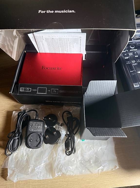 Studioequipment: Focusrite Interface audio Scarlett 4i4 - 4ème génération USB – Gebraucht aus Lausanne von sterling04 4