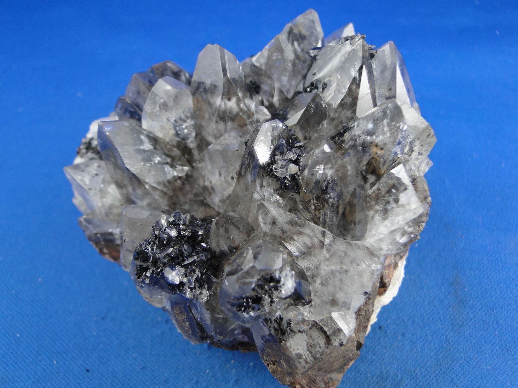 Minerali & Pietre curative: Calcit mit Sulphid-Einschluessen – Usato da Schinznach Bad venduto da Demerald 2