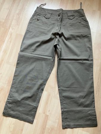 3/4-Sommerhosen Farbe Grau, Gr. 38, Neuwertig
