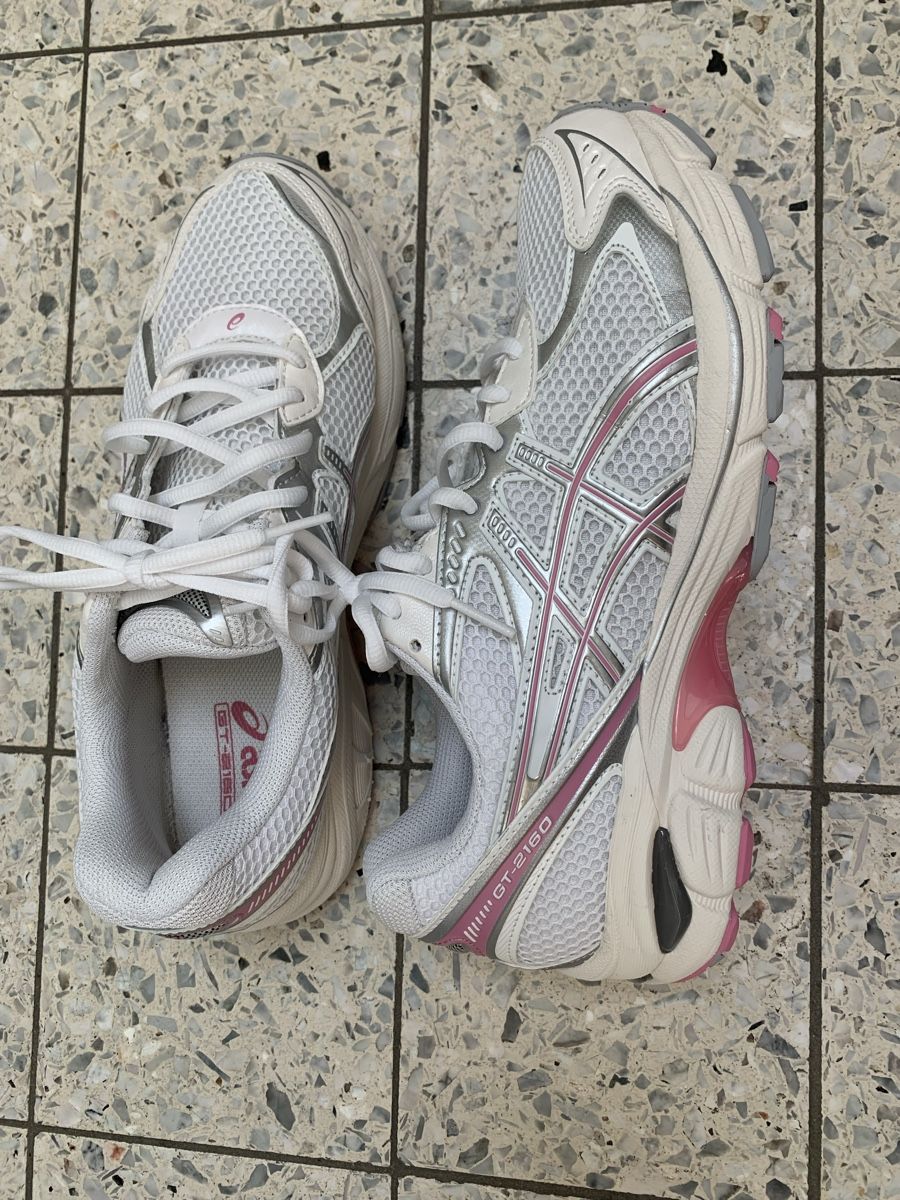 Asics Chaussures femmes: Asics SportStyle 40.5 – D'occasion à Huttwil par lan_ys2r 1