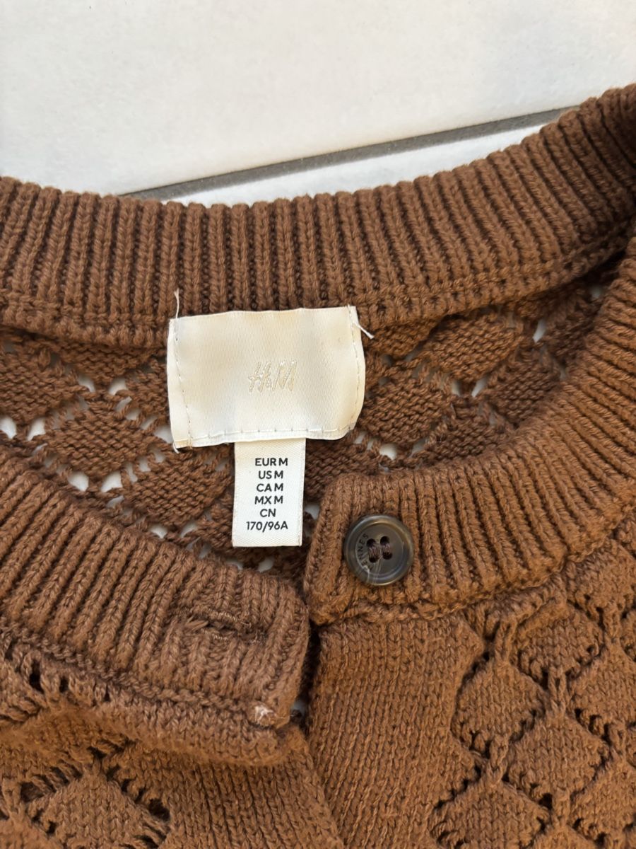 H&M Gilets & Westen: H&M Strickweste – Neu (gemäss Beschreibung) aus Kirchberg BE von LiiLaaLuu_98 2