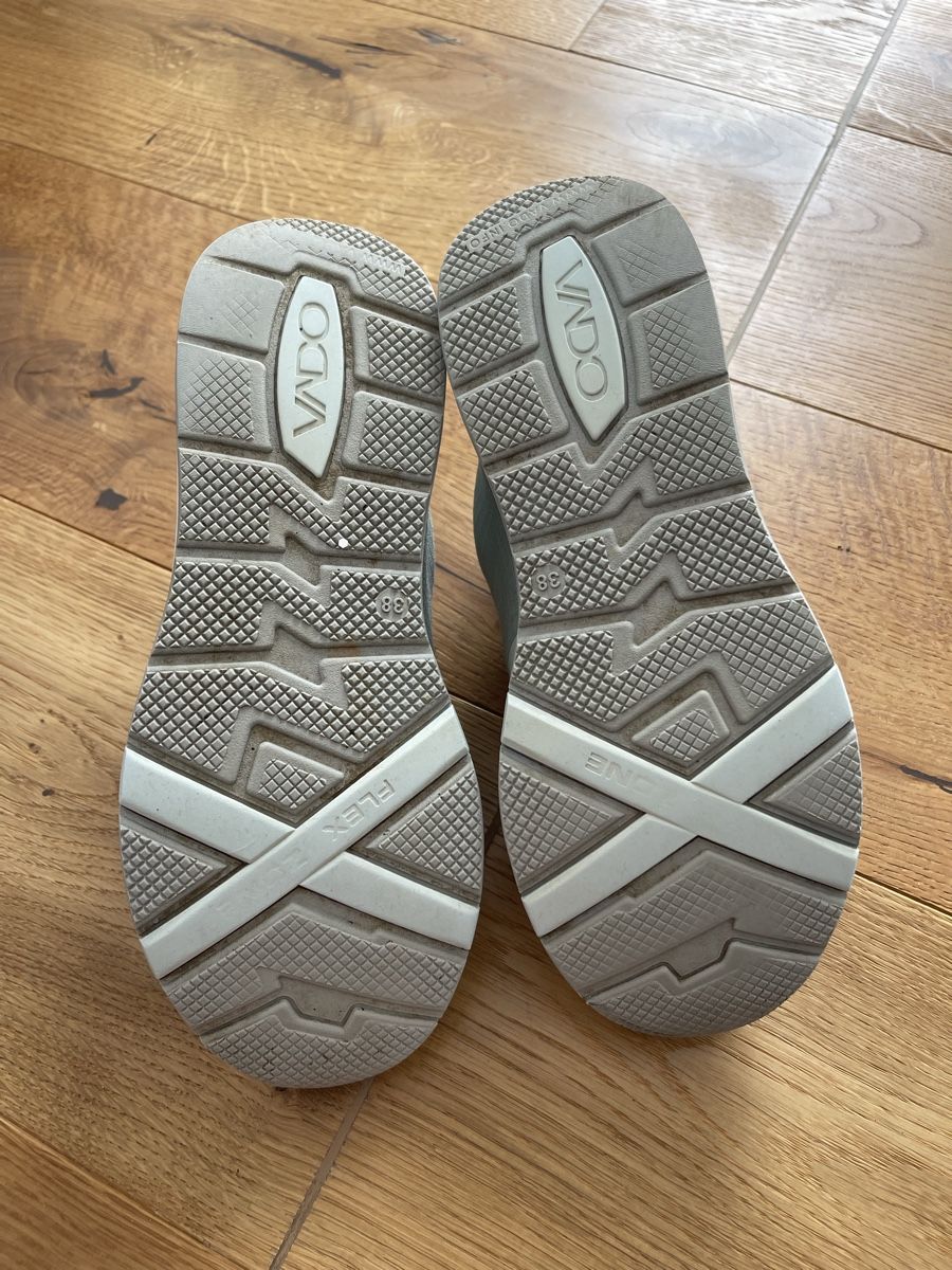 Scarpe per ragazze: Wasserdichter Sneaker von Vado – Usato da Gerlikon venduto da Ensanada 4