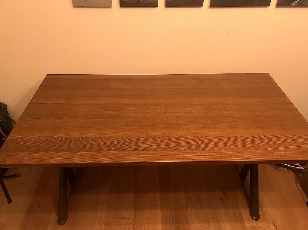 Scrivanie: Ikea Idåsen Schreibtisch – Usato da Affoltern am Albis venduto da flo_6d9t