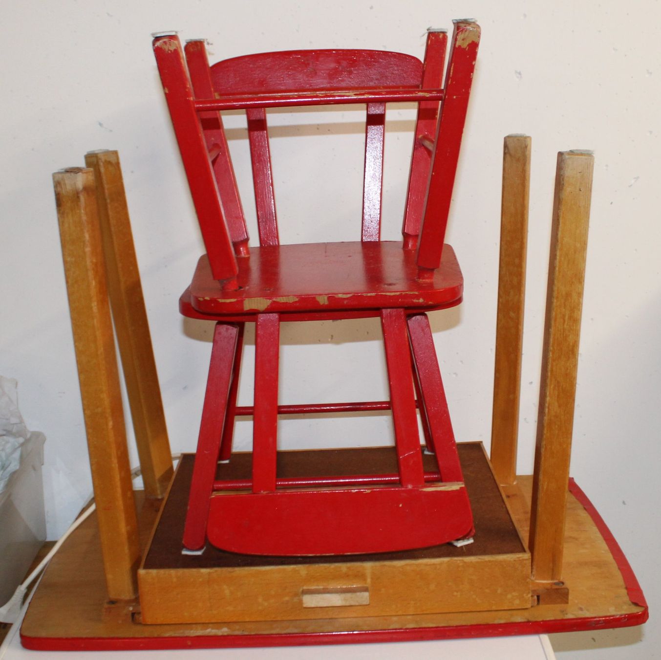 Set di tavolo e panche: Kindertisch mit 2 Stühlen (S) – Usato da Schaan venduto da antikes_und_kurioses 6
