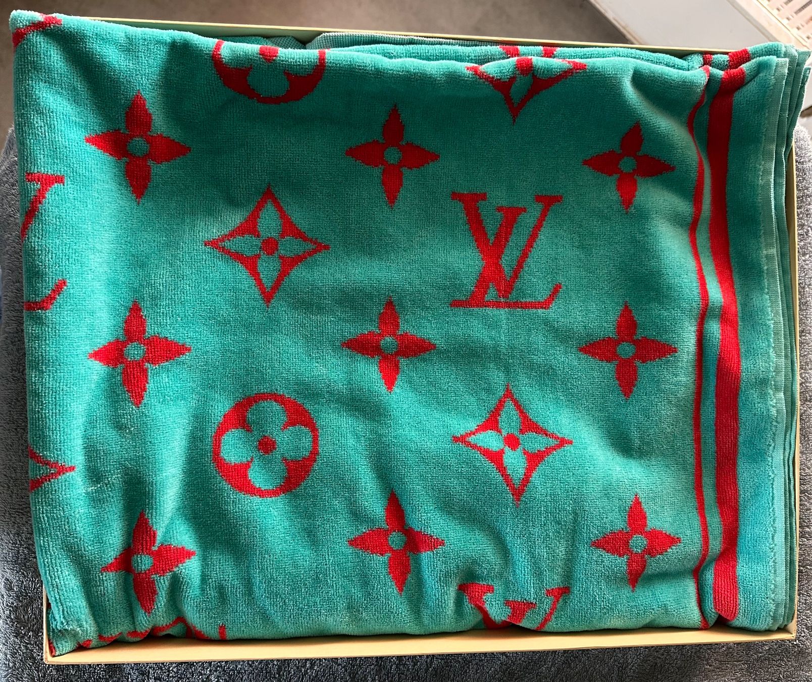 Teli da bagno: Serviette de bain Louis Vuitton – Nuovo e nell'imballaggio originale da Bouveret venduto da seb_rjx8
