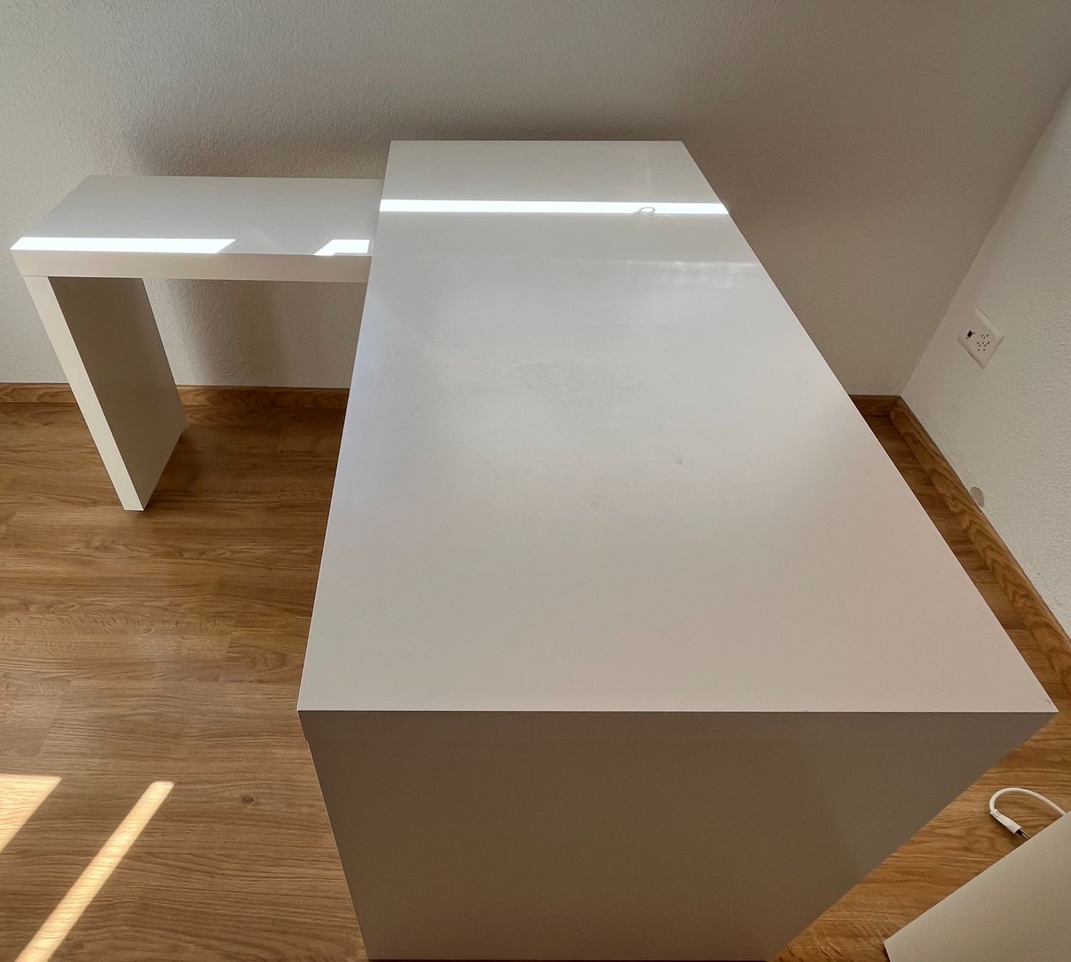 Ikea Scrivanie: IKEA MALM - ausziehbares Büromöbel – Usato da Langenthal venduto da Tosafaal 1