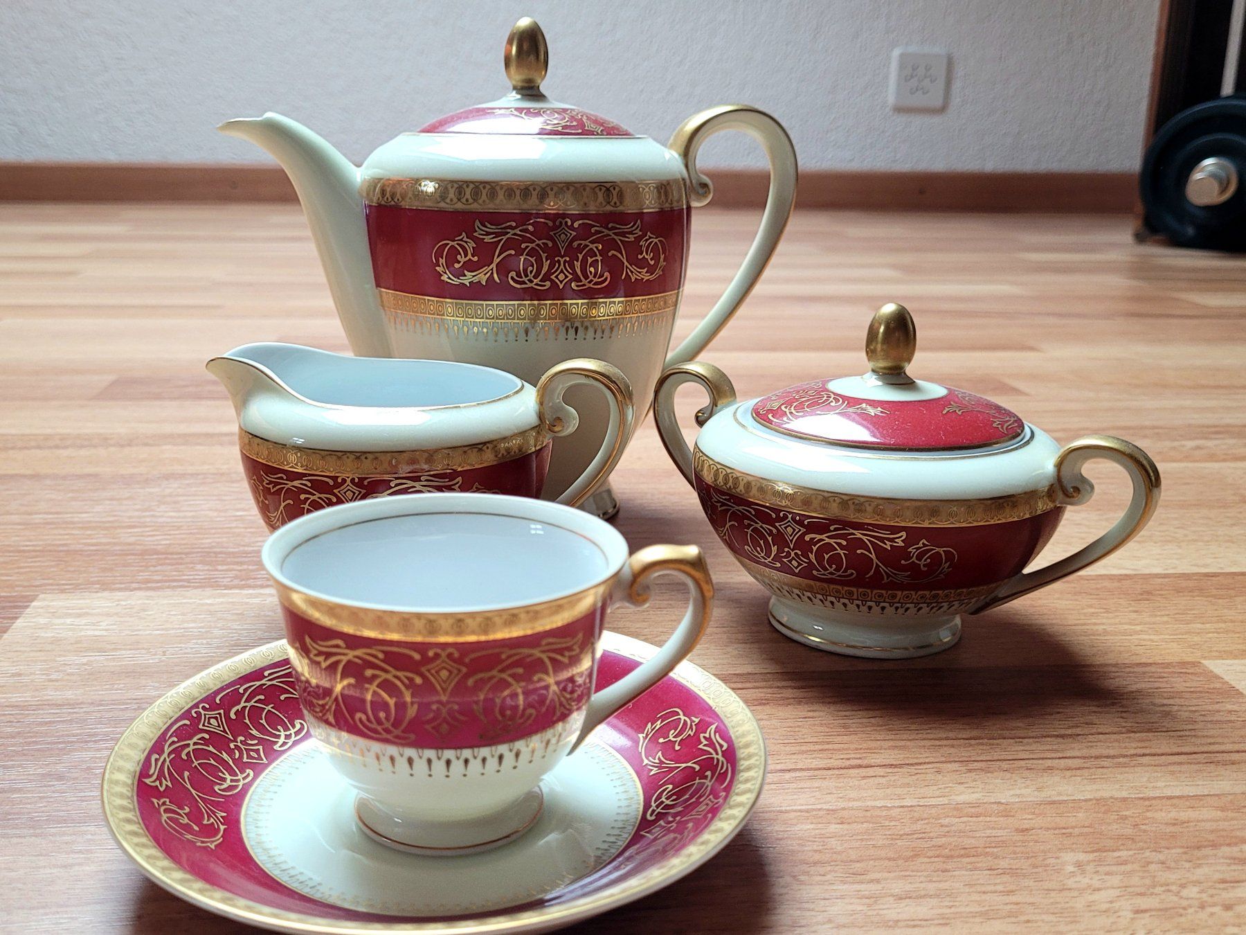 Set di piatti: Kaffee Service vintage – Usato da Schaffhausen venduto da robuco